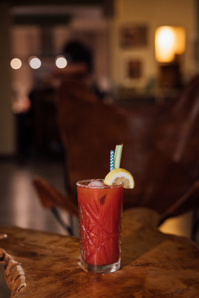 Imagen umami gijon cocteleria coctel rojo