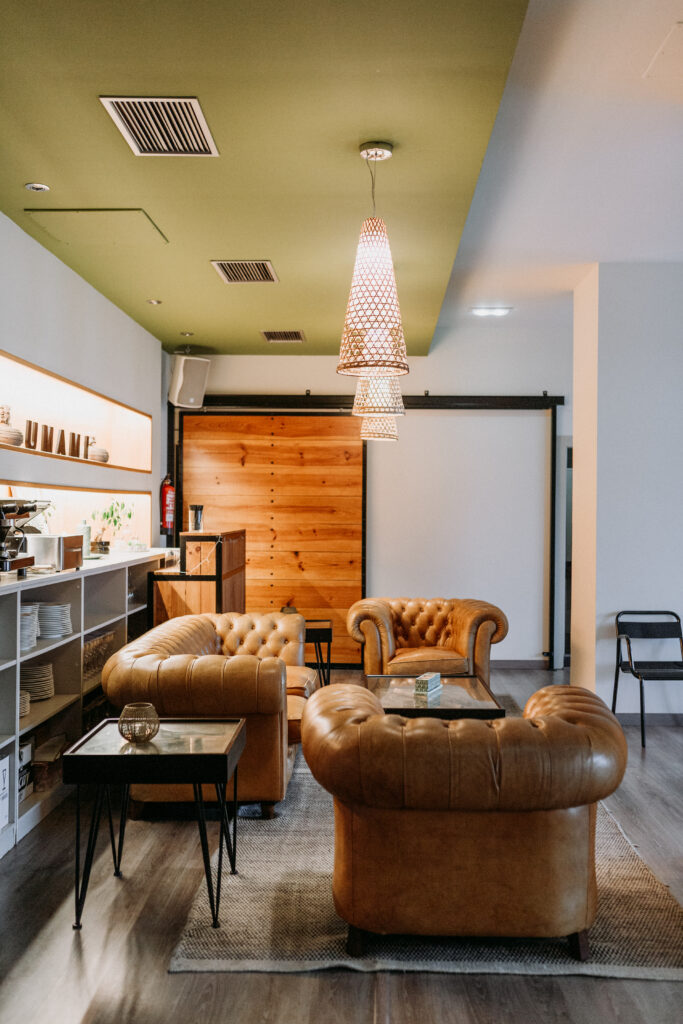 Imagen umami gijon espacio sofas menaje lamparas