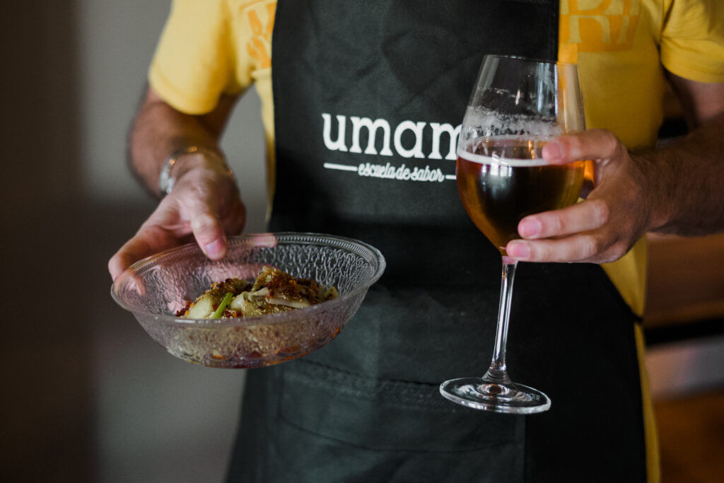 Imagen umami gijon plato cerveza delantal